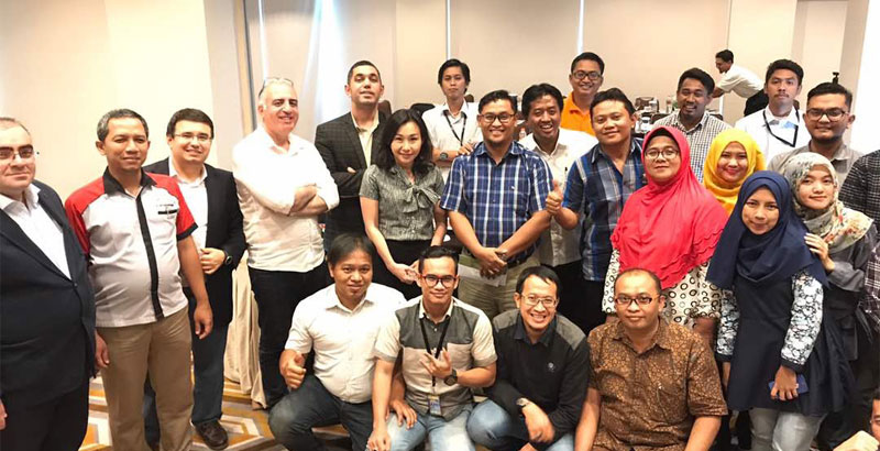 Ayvaz, Endonezya'da Seminerler Düzenledi